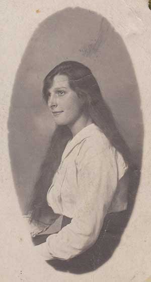 Debie Stanford, Early 1920s (Source: Tudge/Riley Family) 